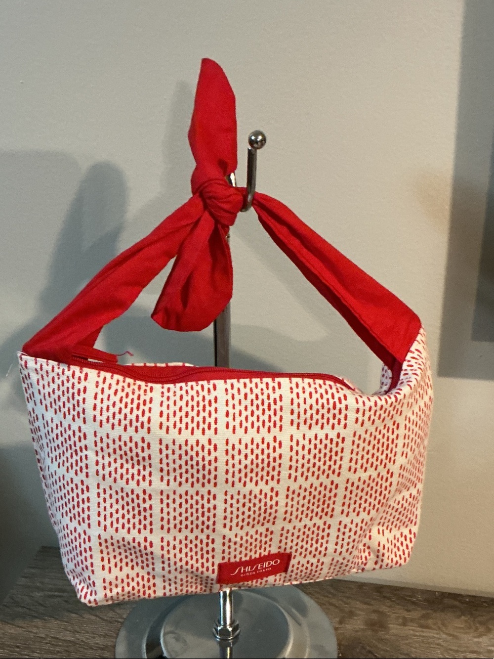 Shiseido Ginza Tokyo Red and White Patterned Knot-Handle Cosmetic Bag Clutch NEW